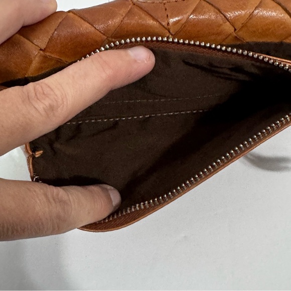 Valenca Elegant Brown Woven Leather wallet - Picture 4 of 4